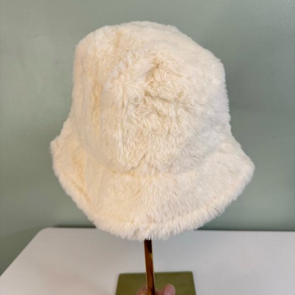 Faux Fur Bucket Hat Womens White 23" OS Furry Fluffy Plush Winter Warm Fashion - Picture 3 of 6